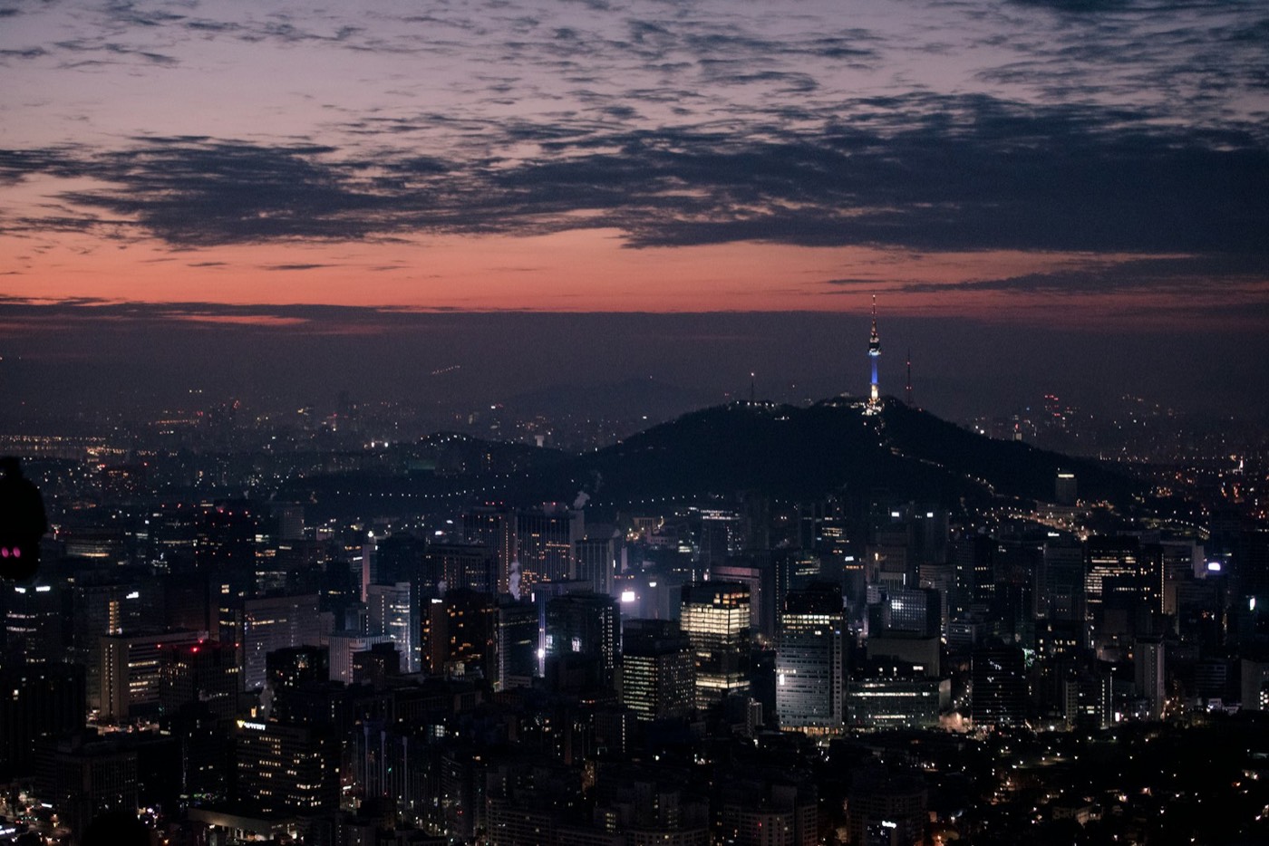 Seoul cityscape at night, broad context image